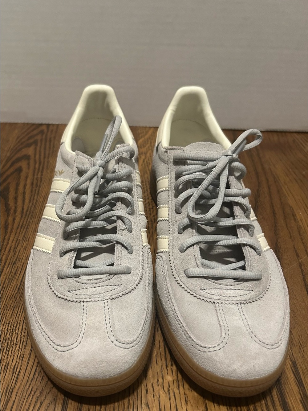 adidas Men’s Suede Sneakers in Light Gray with Cream Stripes pickleball Spezial
